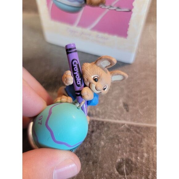 Hallmark eggspert artist Easter 1997 ornament Xmas Decor Crayola bunny rabbit - Picture 5 of 5